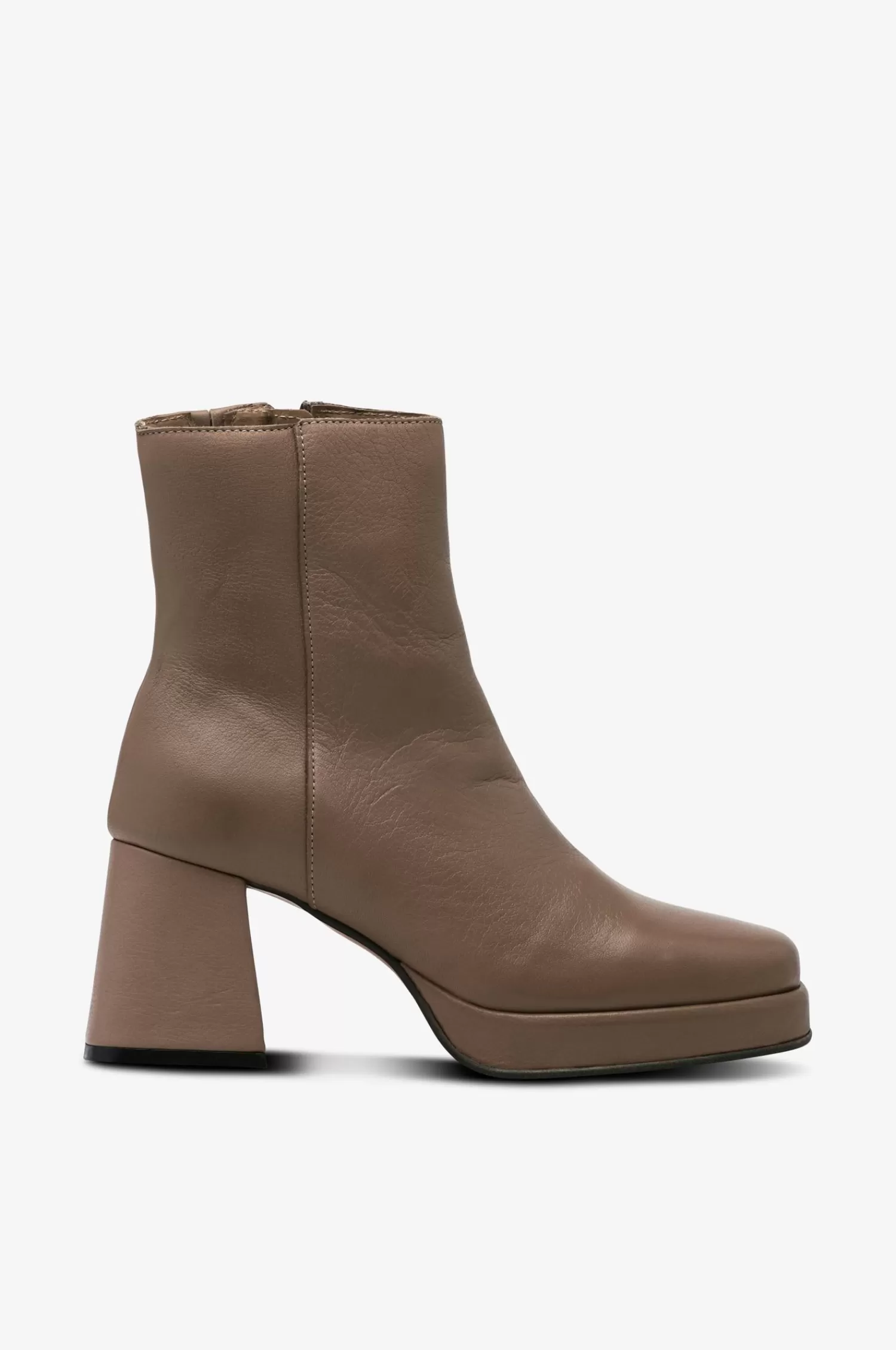 Dam Pavement Boots Gladys