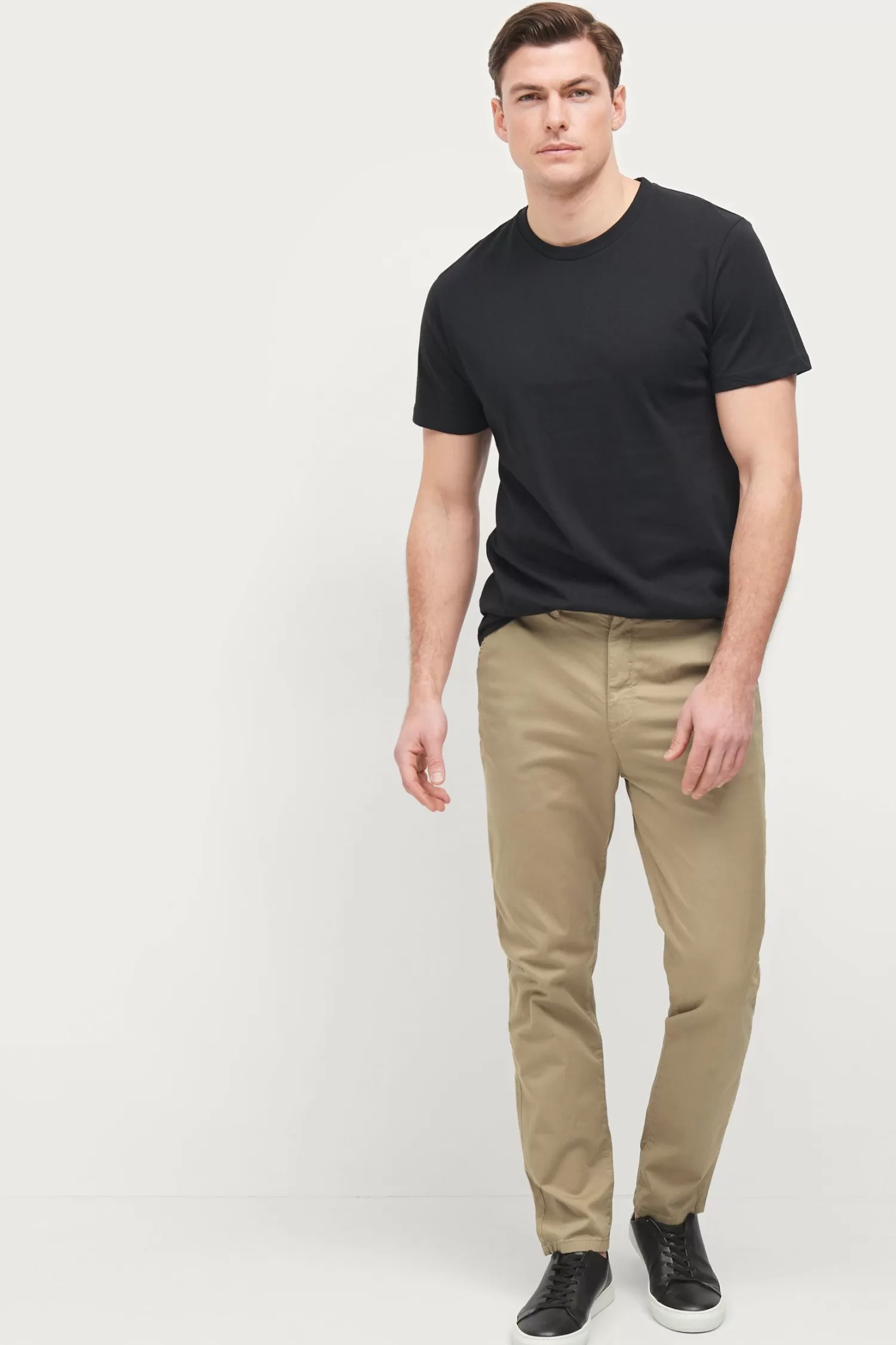 Studio Total Chino Icon Tapered Chino Hot