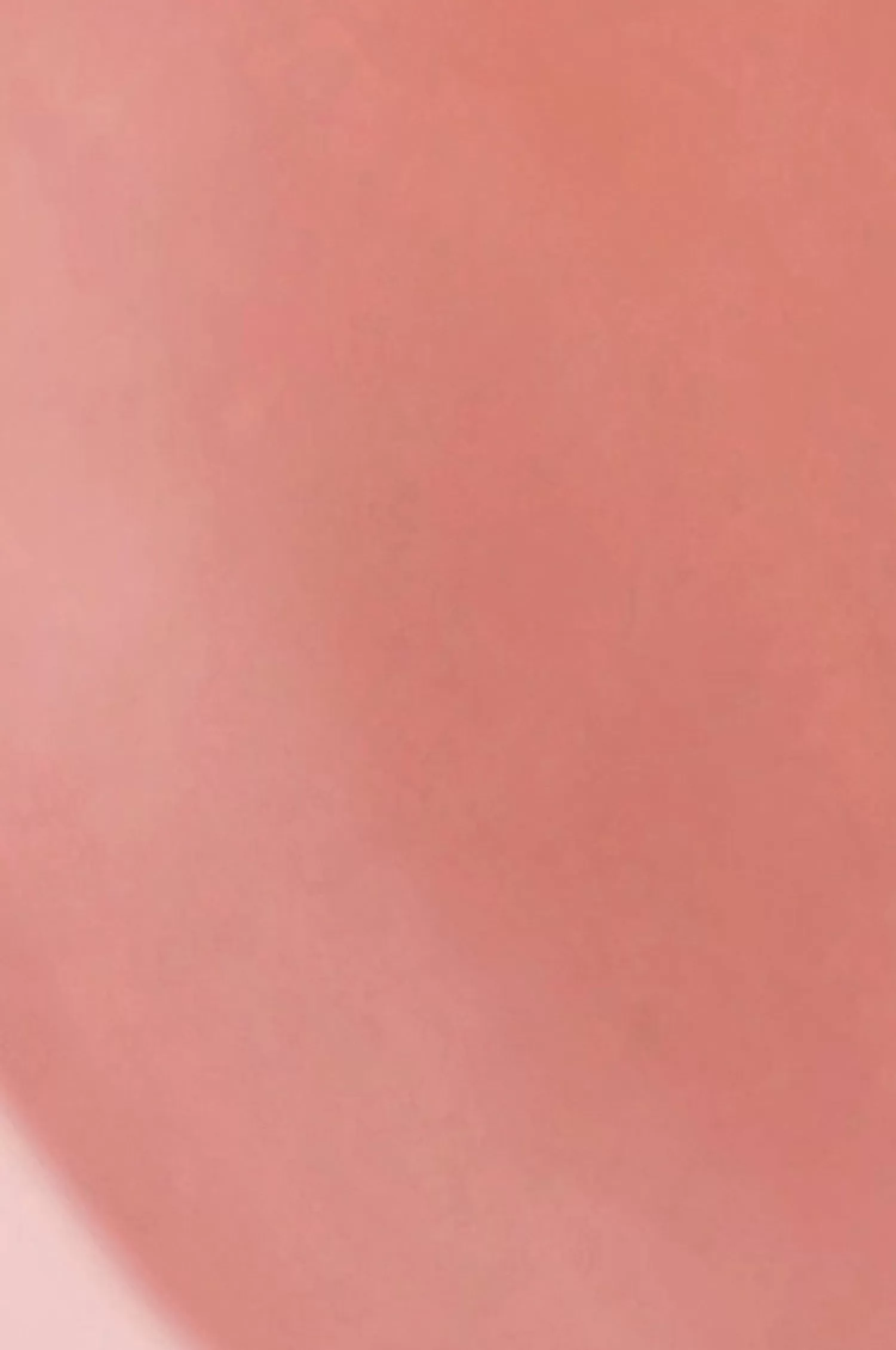 IsaDora Glossy Lip Treat