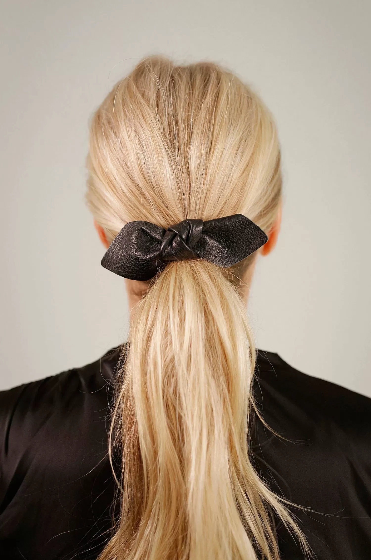 Dam Corinne Leather Bow Big Hair Tie