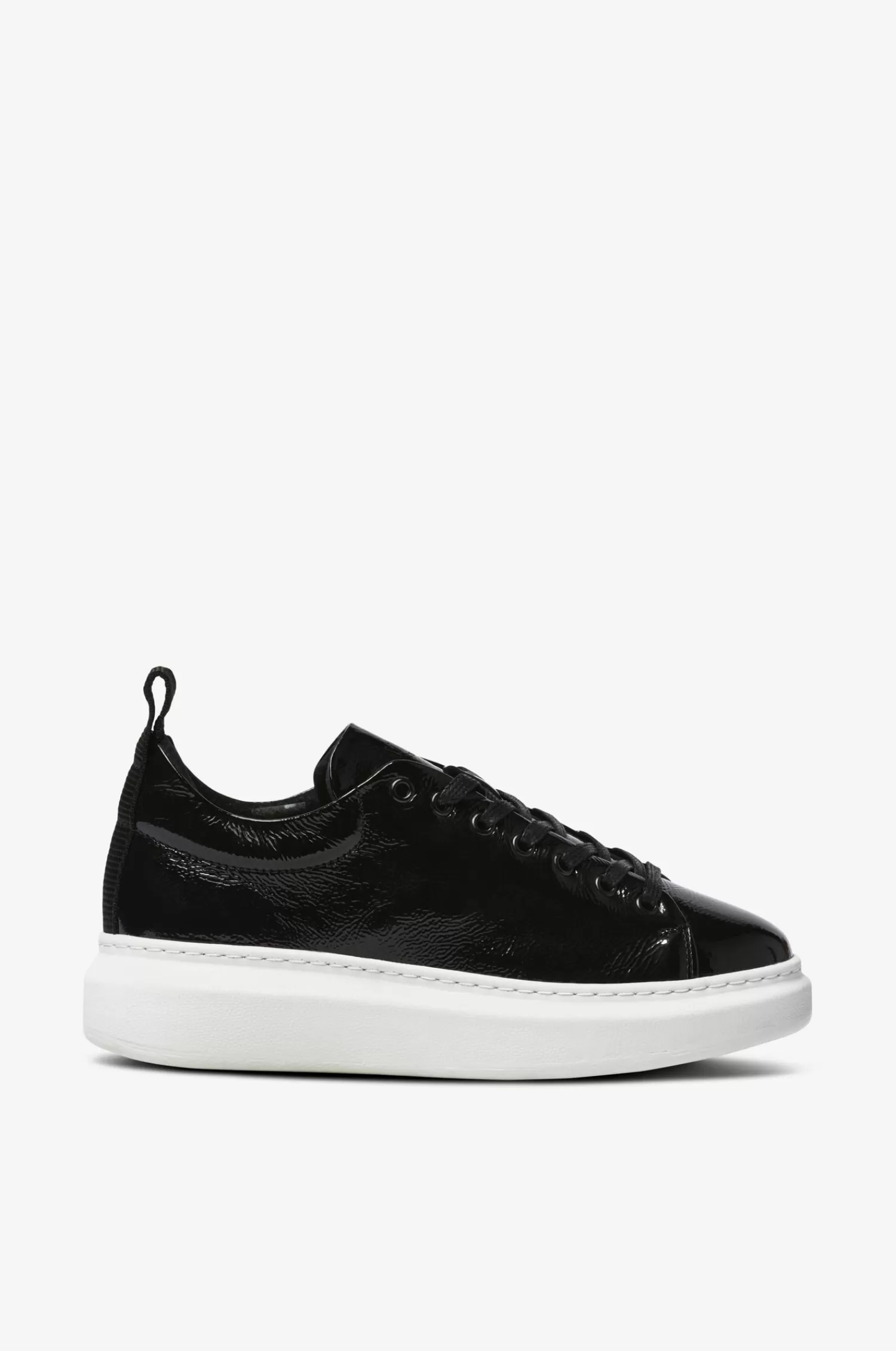 Dam Pavement Sneakers Dee Patent