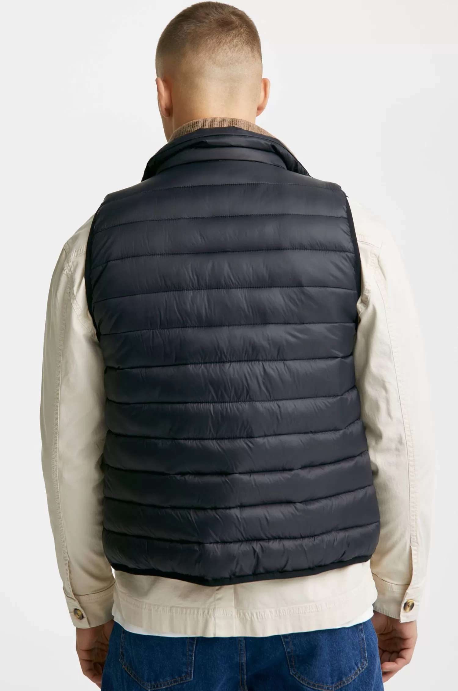 Studio Total Vast Lightweight Vest New